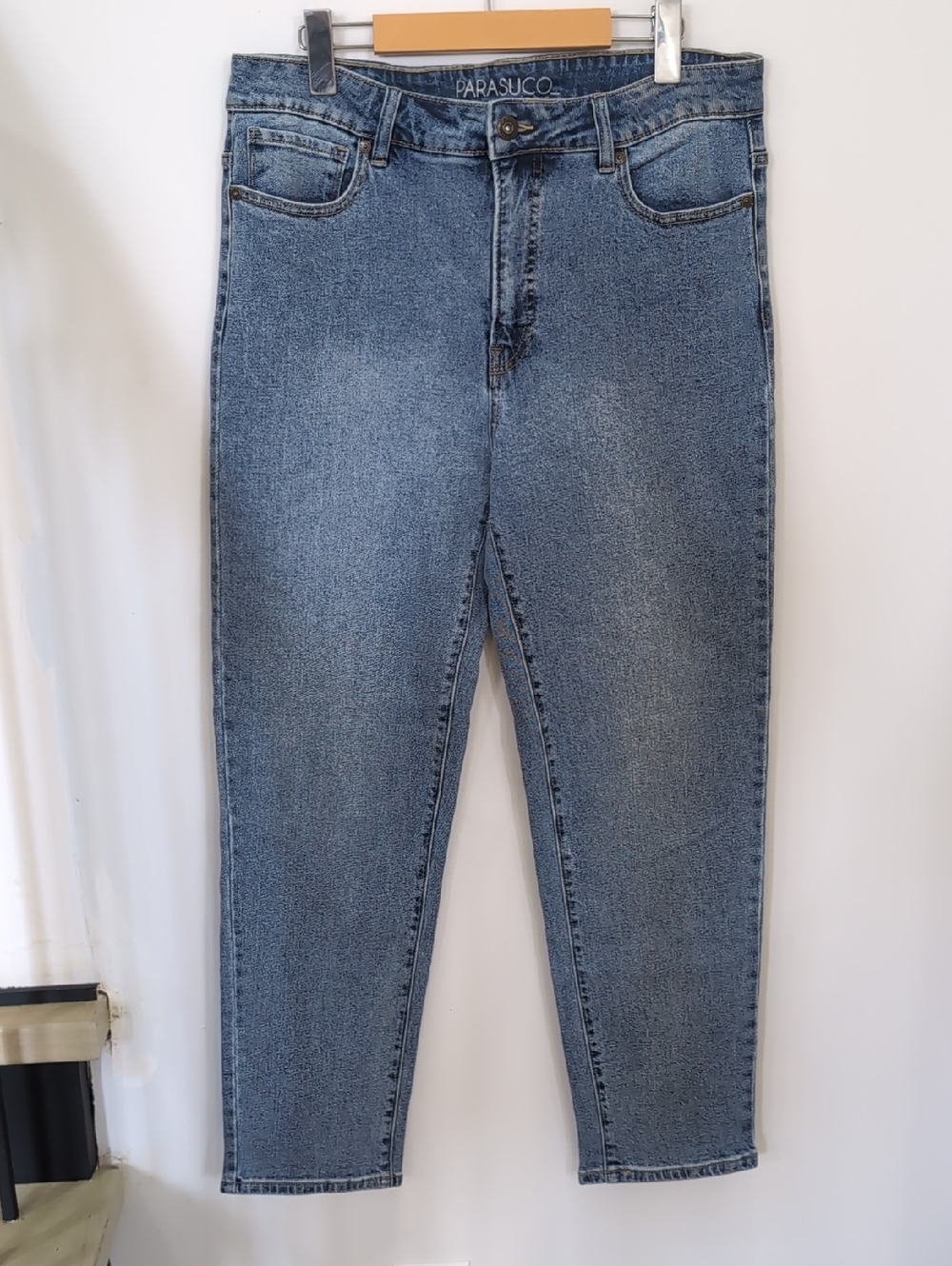 PARASUCO | Women's Light/Med Wash 5-Pocket Straight Leg Jeans